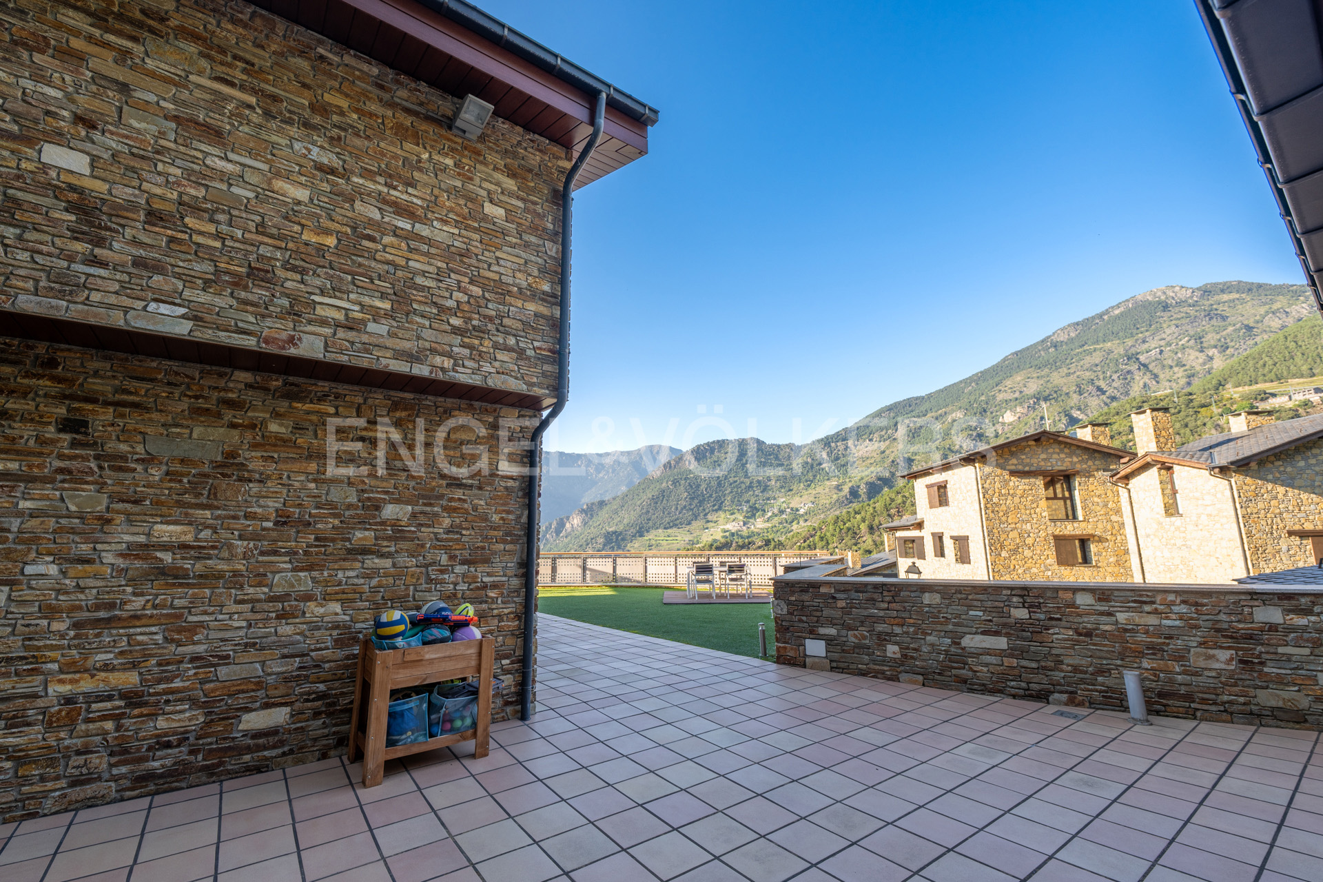 Chalet en venta en Aixirivall, 4 habitaciones, 488 metros