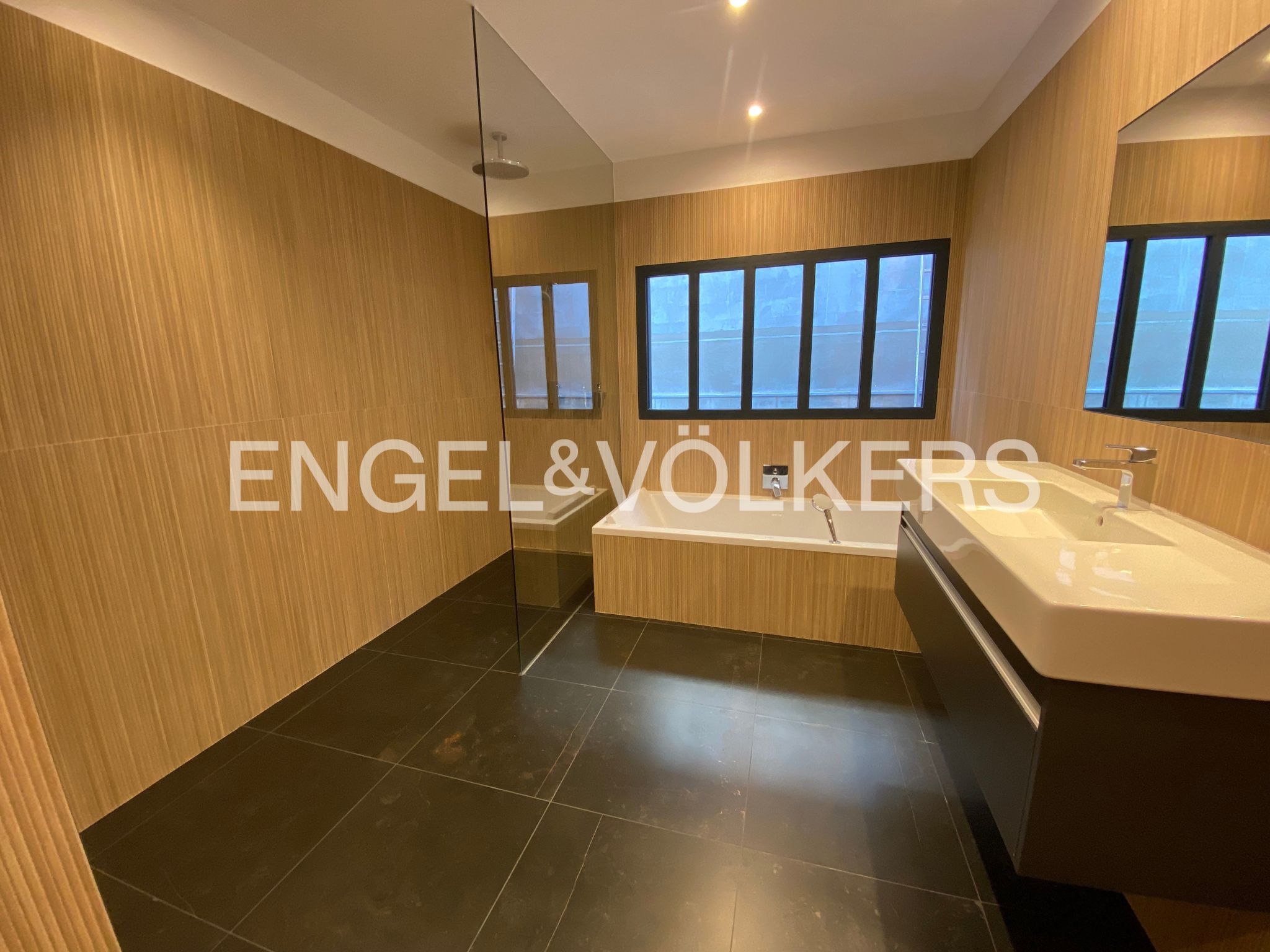 Xalet de lloguer a Anyós, 4 habitacions, 352 metres