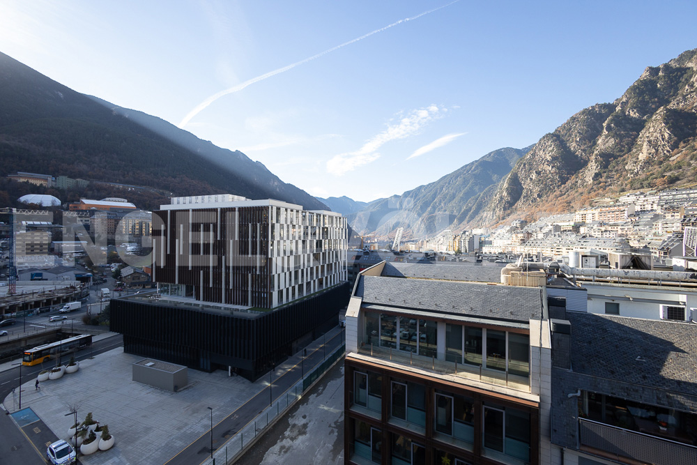 Ático de alquiler en Andorra la Vella, 3 habitaciones, 289 metros