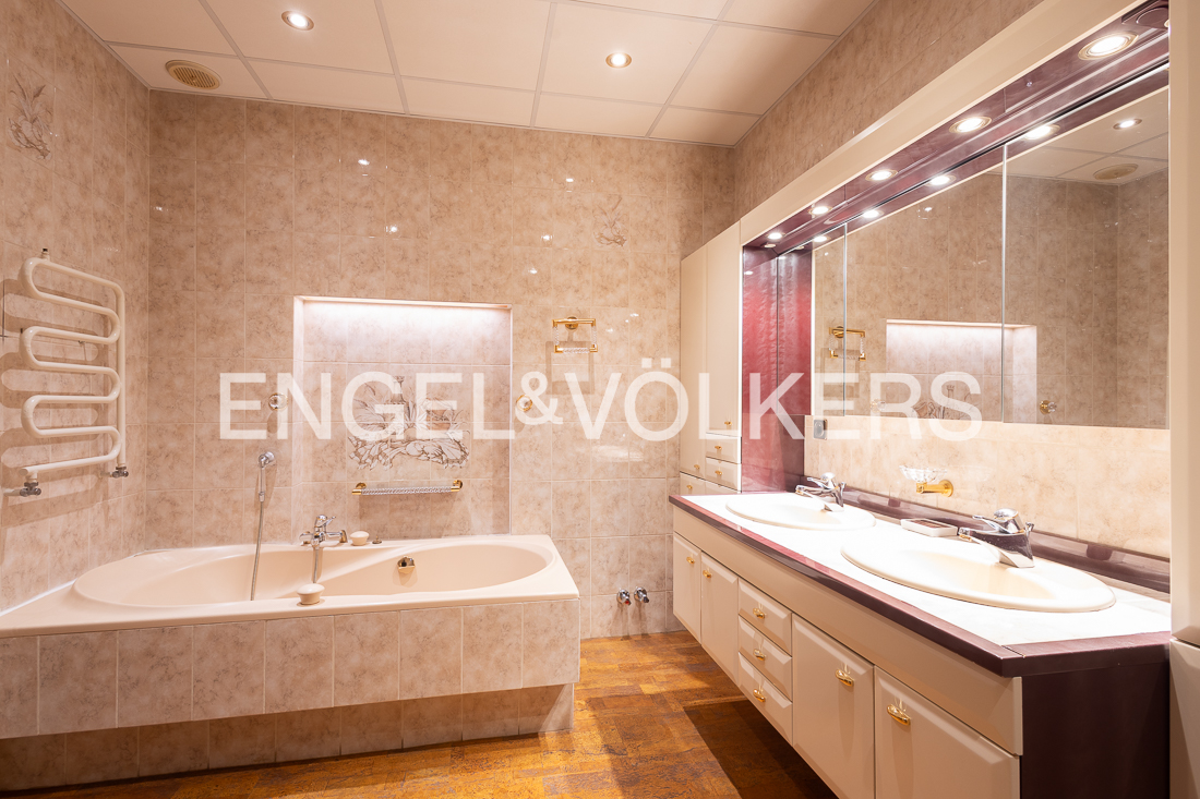 Chalet en venta en Andorra la Vella, 4 habitaciones, 450 metros