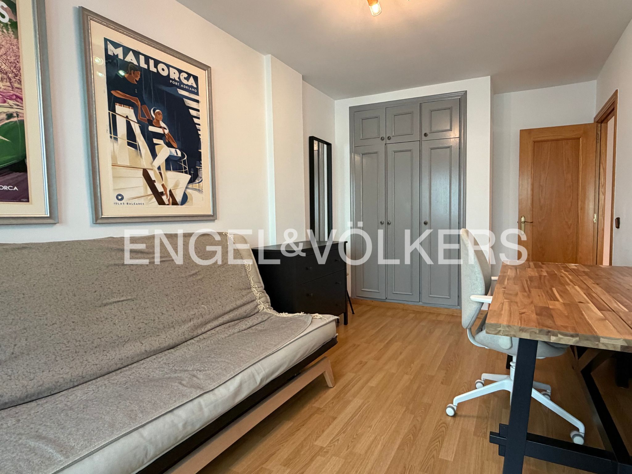 Piso de alquiler en La Cortinada, 2 habitaciones, 91 metros