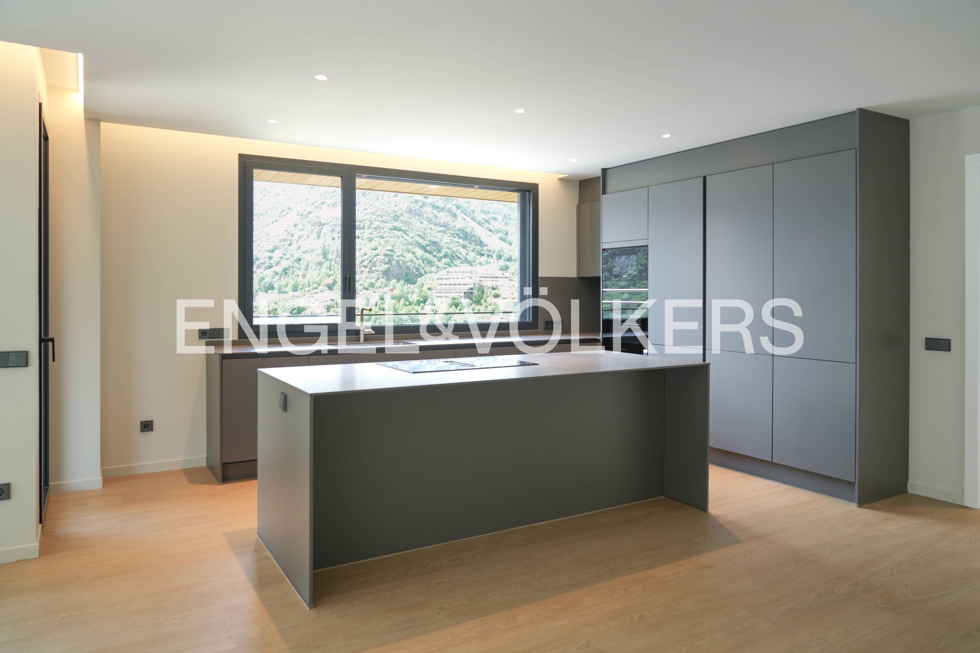Ático en venta en Escaldes Engordany, 4 habitaciones, 187 metros