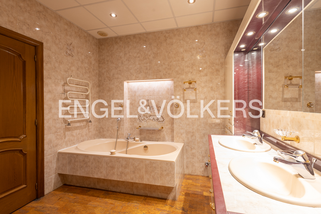 Chalet en venta en Andorra la Vella, 4 habitaciones, 450 metros