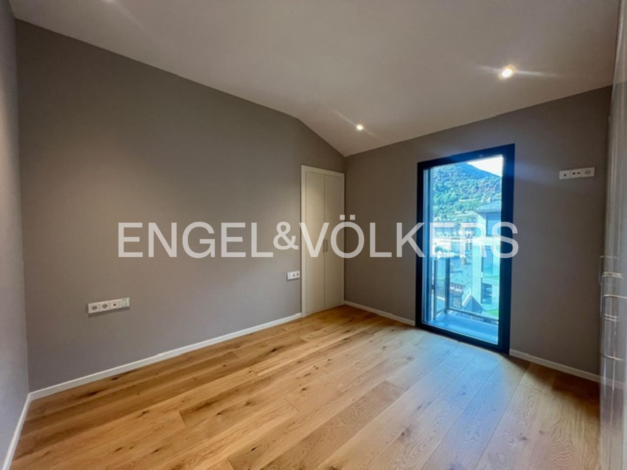 Ático de alquiler en Escaldes Engordany, 4 habitaciones, 180 metros
