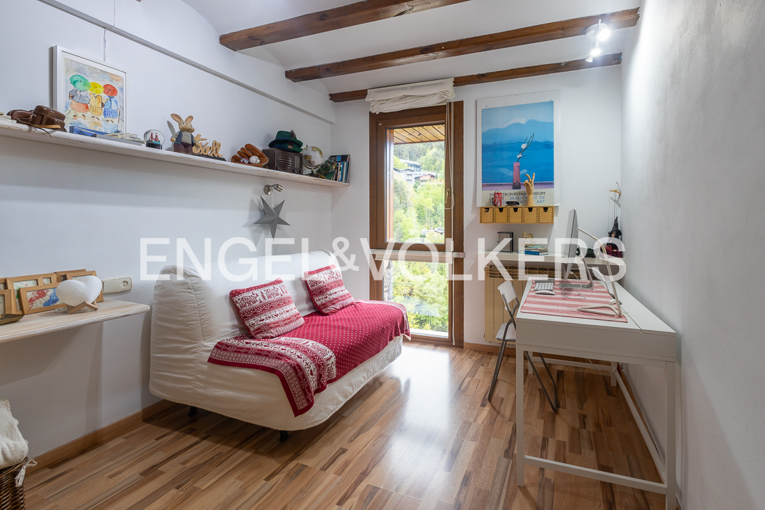 Casa adossada en venda a L'Aldosa de la Massana, 4 habitacions, 174 metres