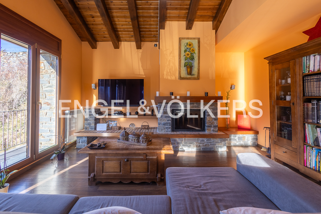 Chalet en venta en L'Aldosa de la Massana, 4 habitaciones, 364 metros