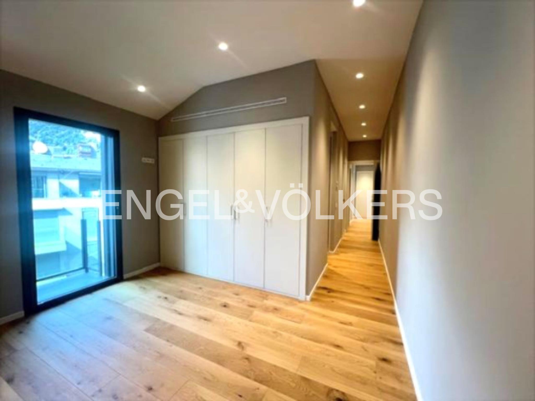 Ático de alquiler en Escaldes Engordany, 4 habitaciones, 180 metros