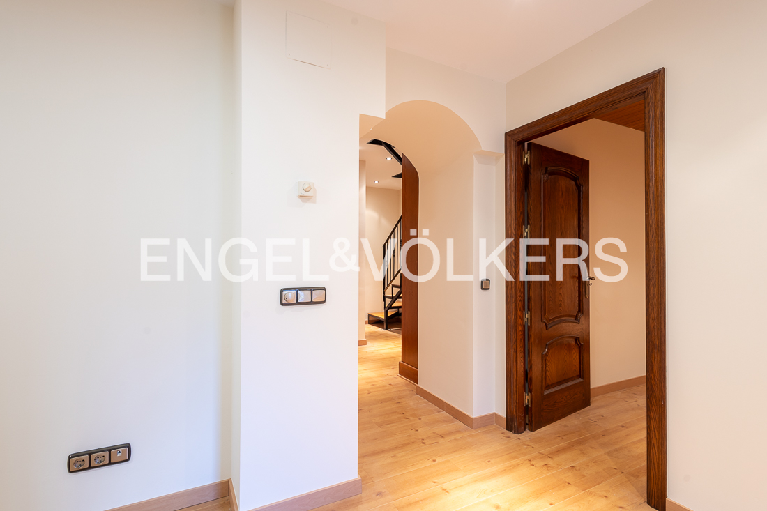 Chalet en venta en Andorra la Vella, 4 habitaciones, 450 metros