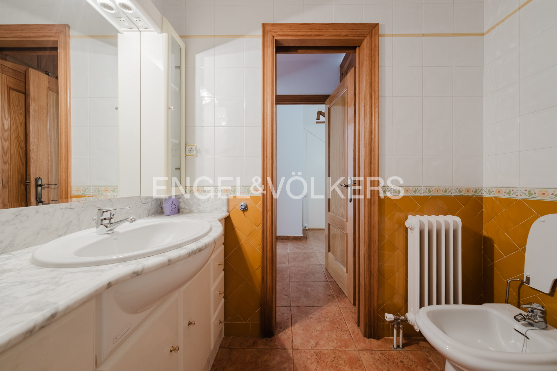 Casa adossada en venda a La Cortinada, 3 habitacions, 183 metres