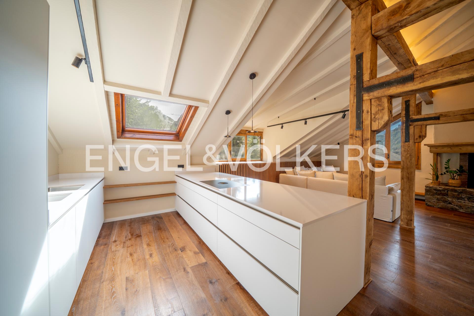 Casa adossada en venda a Ordino, 4 habitacions, 243 metres