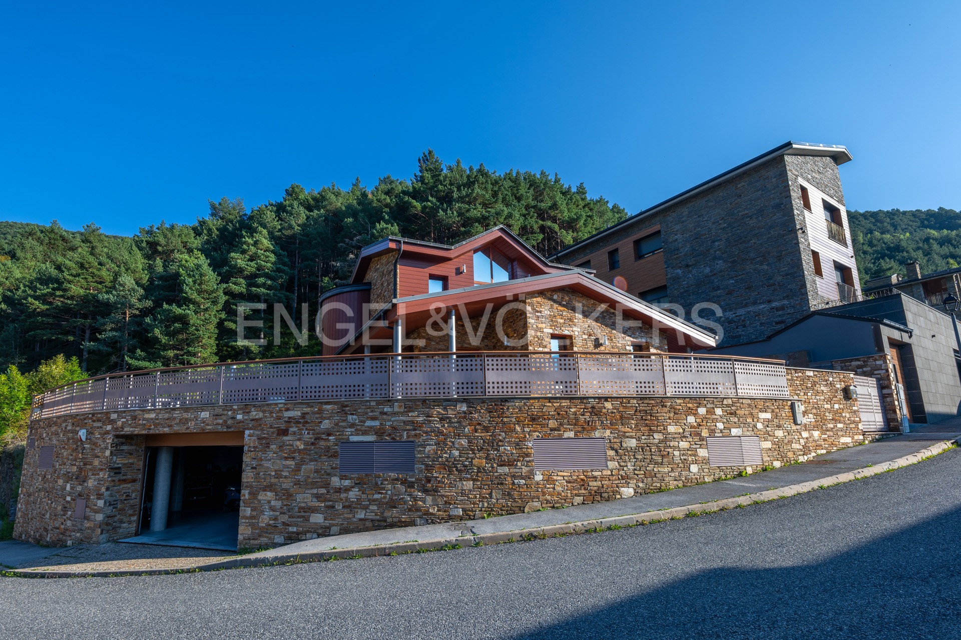 Chalet en venta en Aixirivall, 4 habitaciones, 488 metros