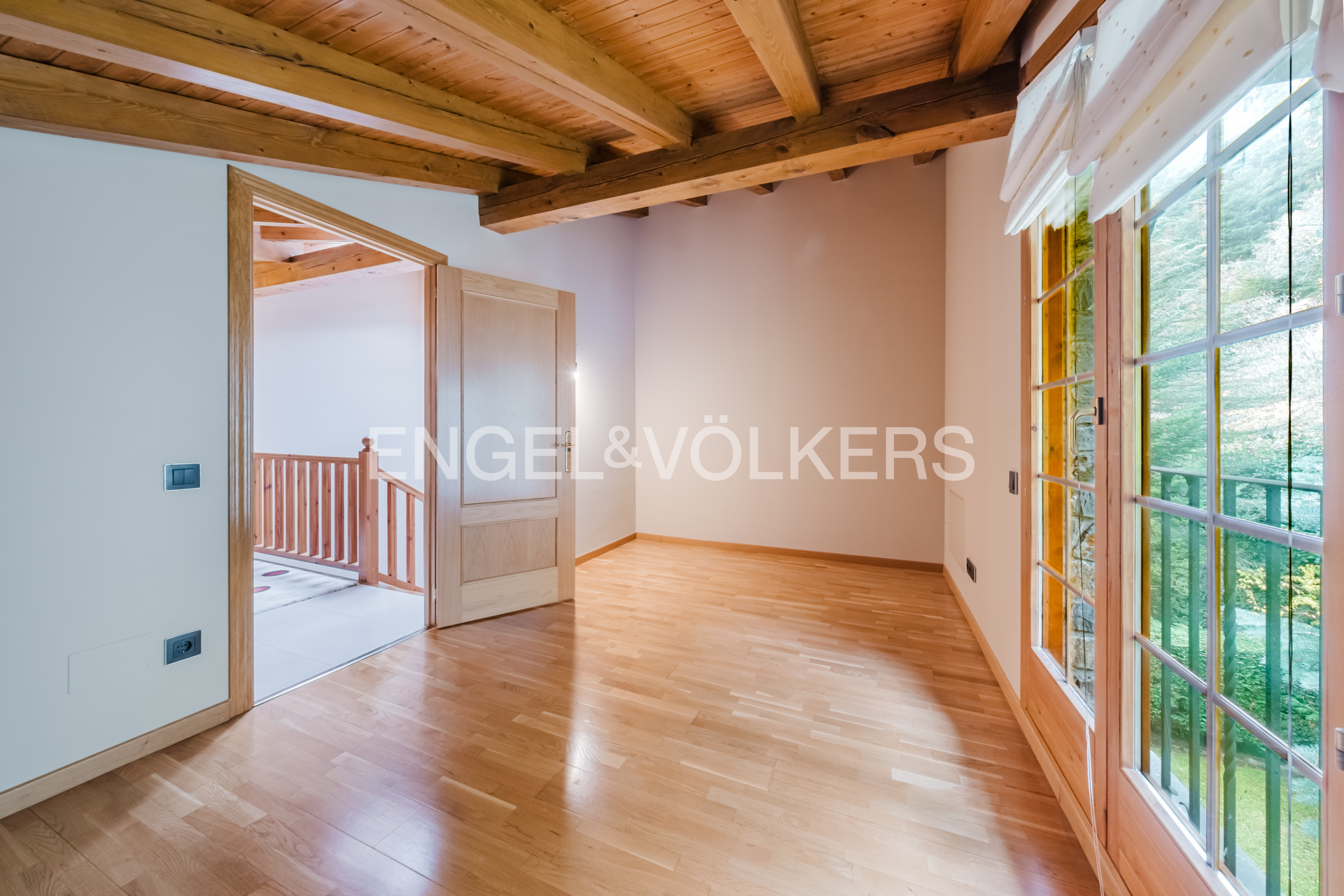 Casa adossada en venda a Arans, 4 habitacions, 382 metres