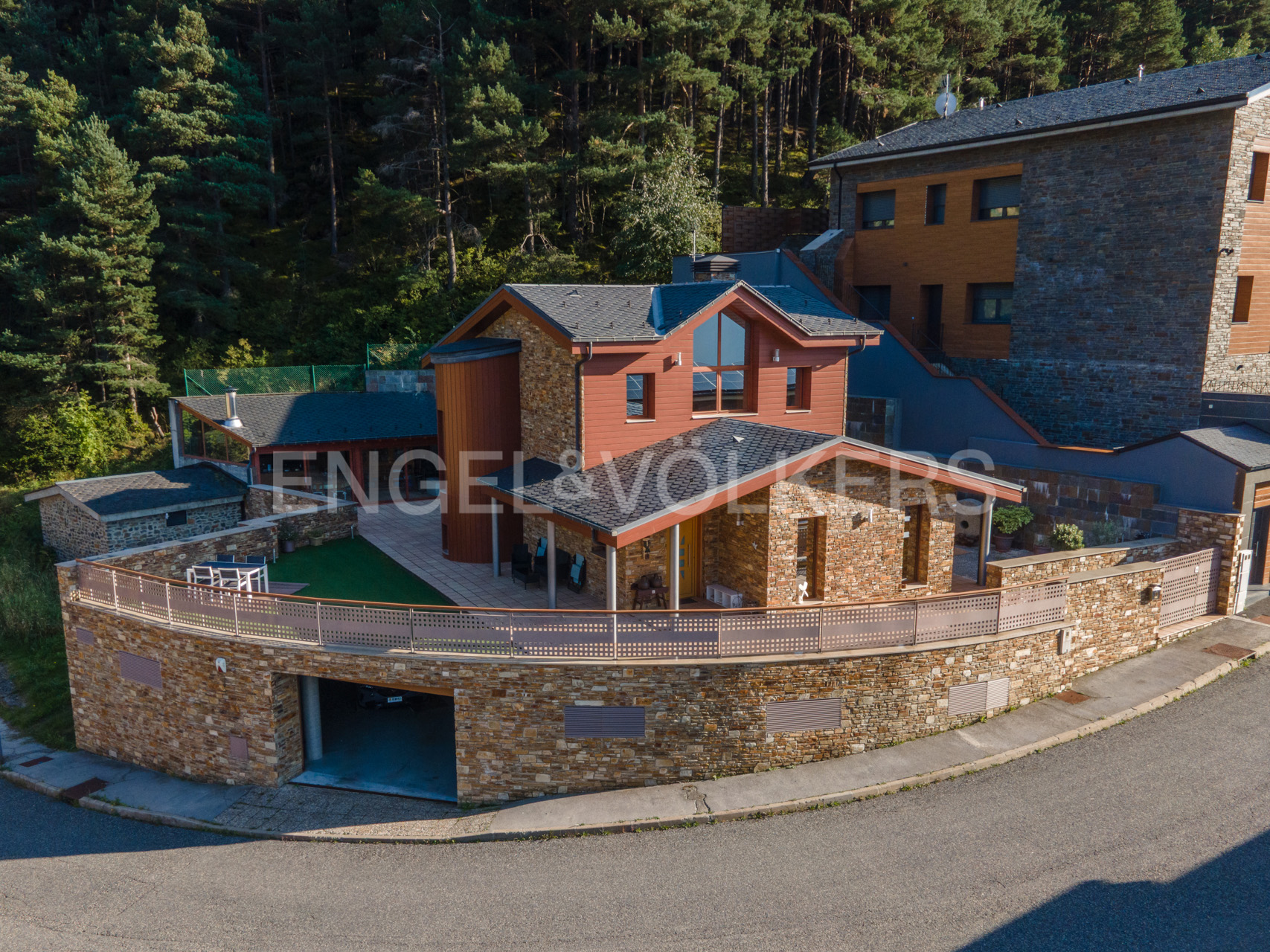 Chalet en venta en Aixirivall, 4 habitaciones, 488 metros