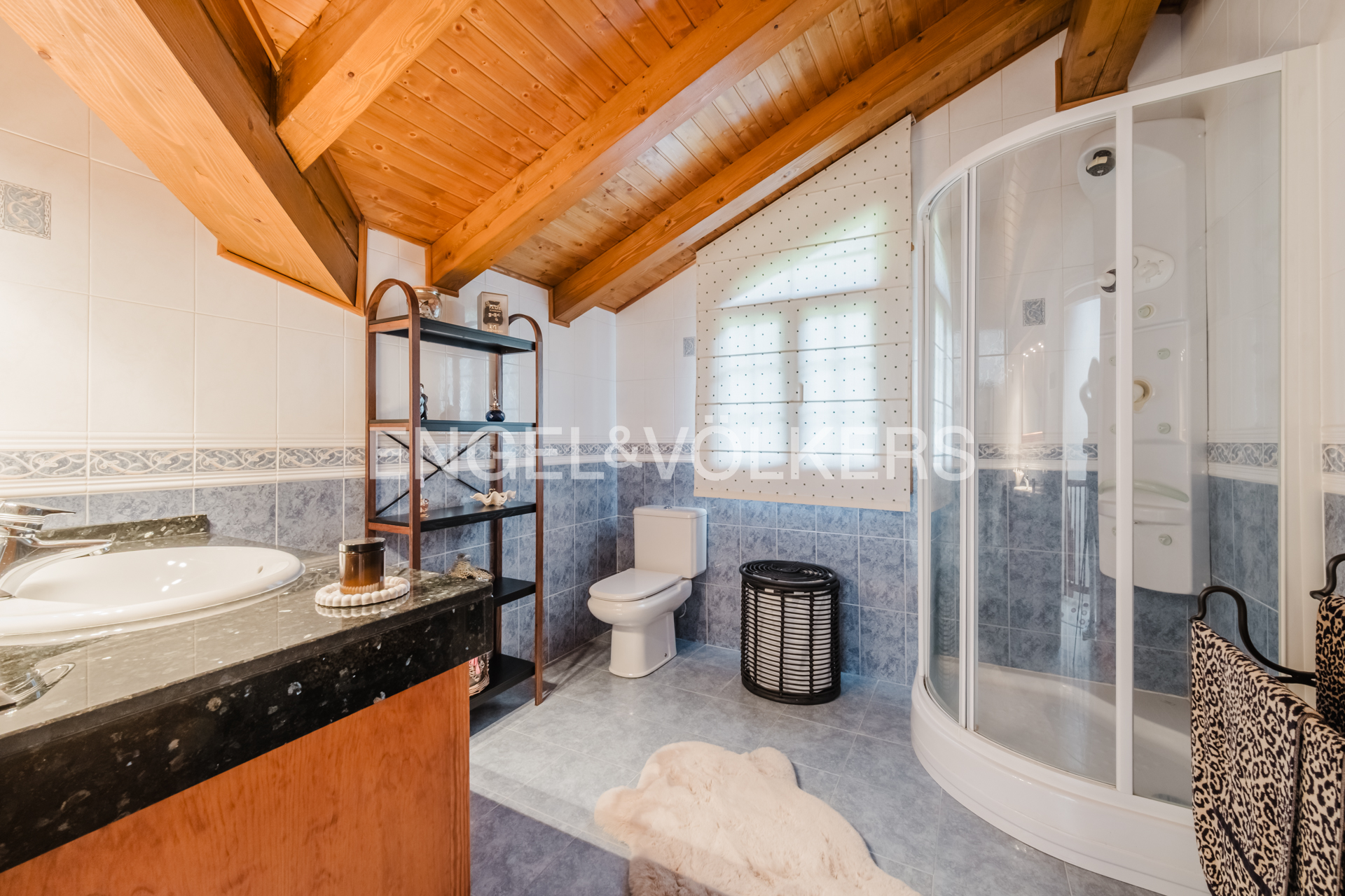 Casa adossada en venda a Arans, 4 habitacions, 382 metres