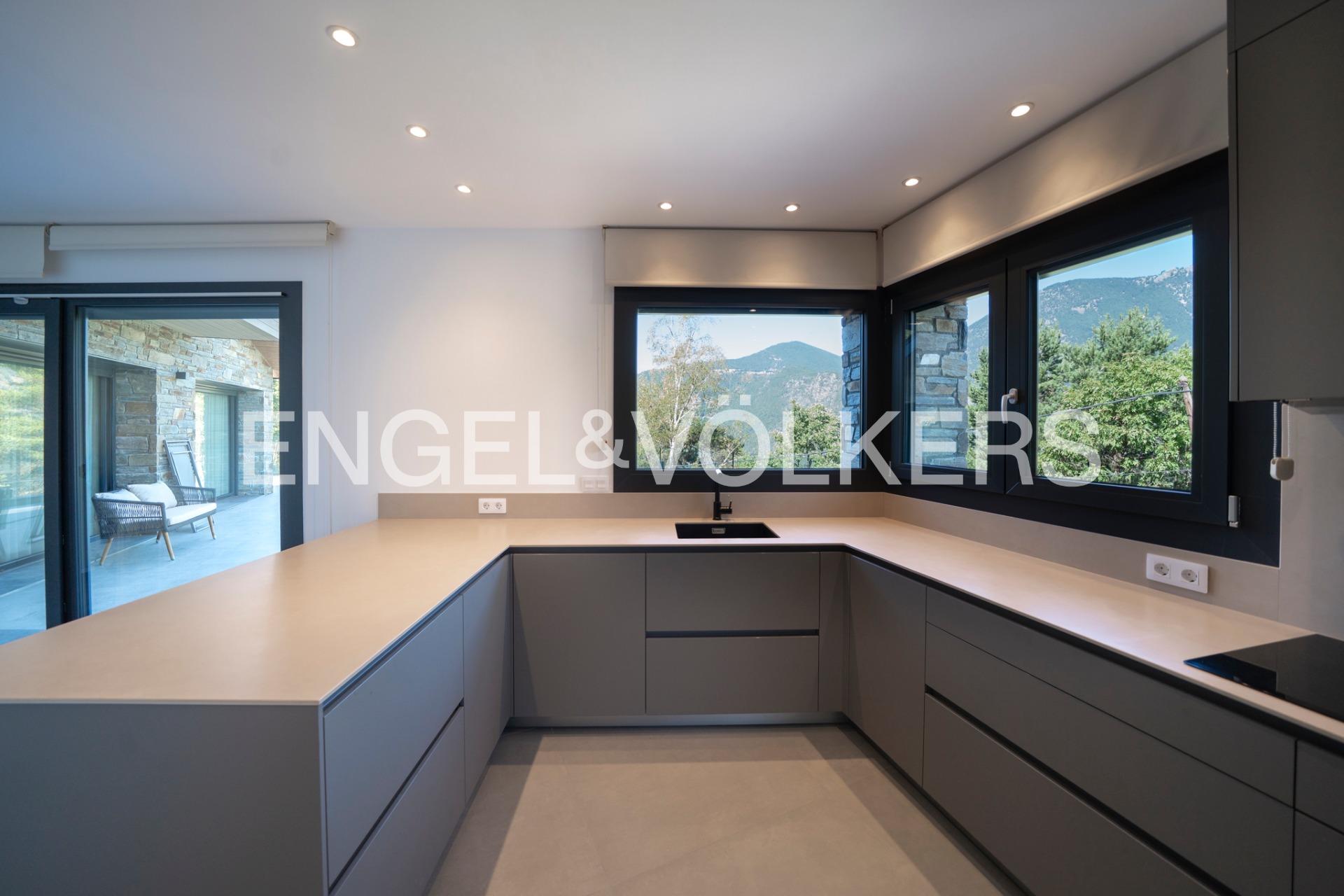 Xalet en venda a Aubinyà, 4 habitacions, 364 metres