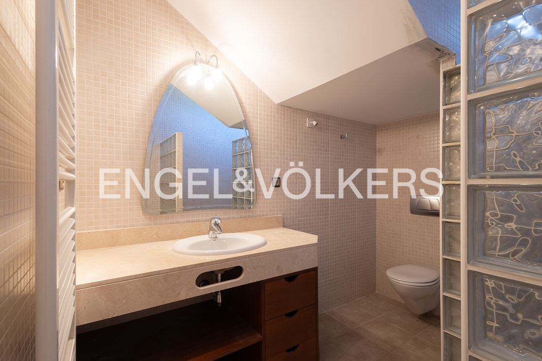 Chalet en venta en Andorra la Vella, 4 habitaciones, 450 metros