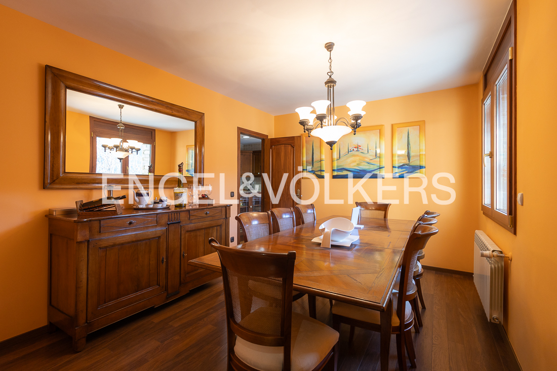 Chalet en venta en L'Aldosa de la Massana, 4 habitaciones, 364 metros