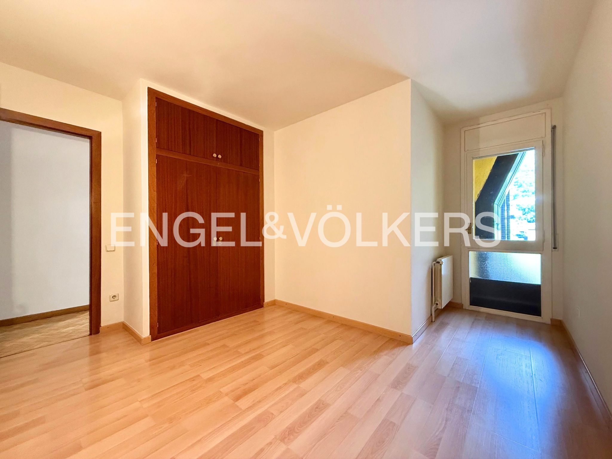 Àtic de lloguer a Santa Coloma, 4 habitacions, 211 metres