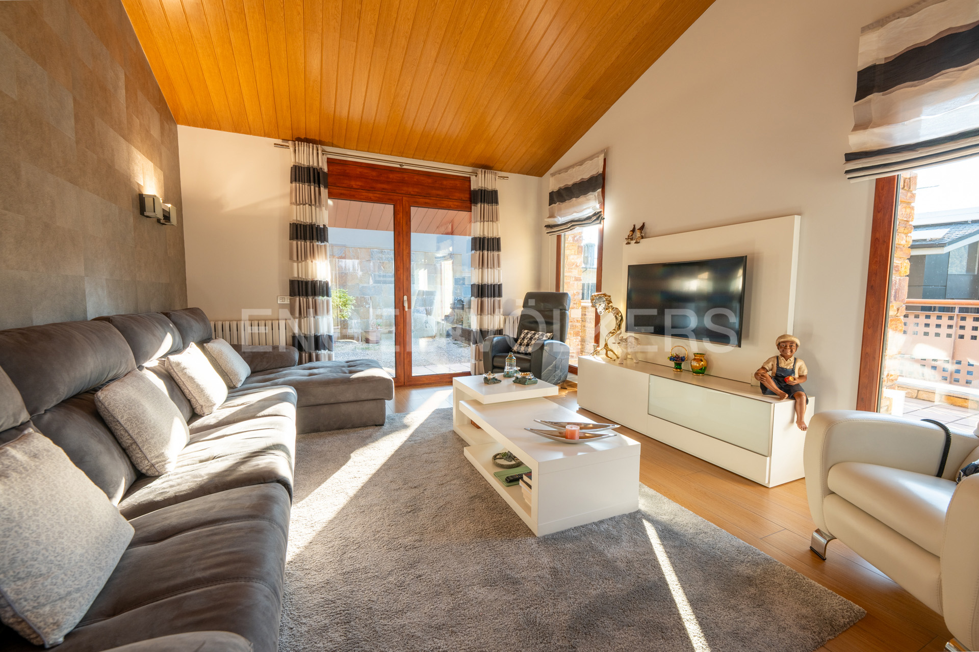 Chalet en venta en Aixirivall, 4 habitaciones, 488 metros