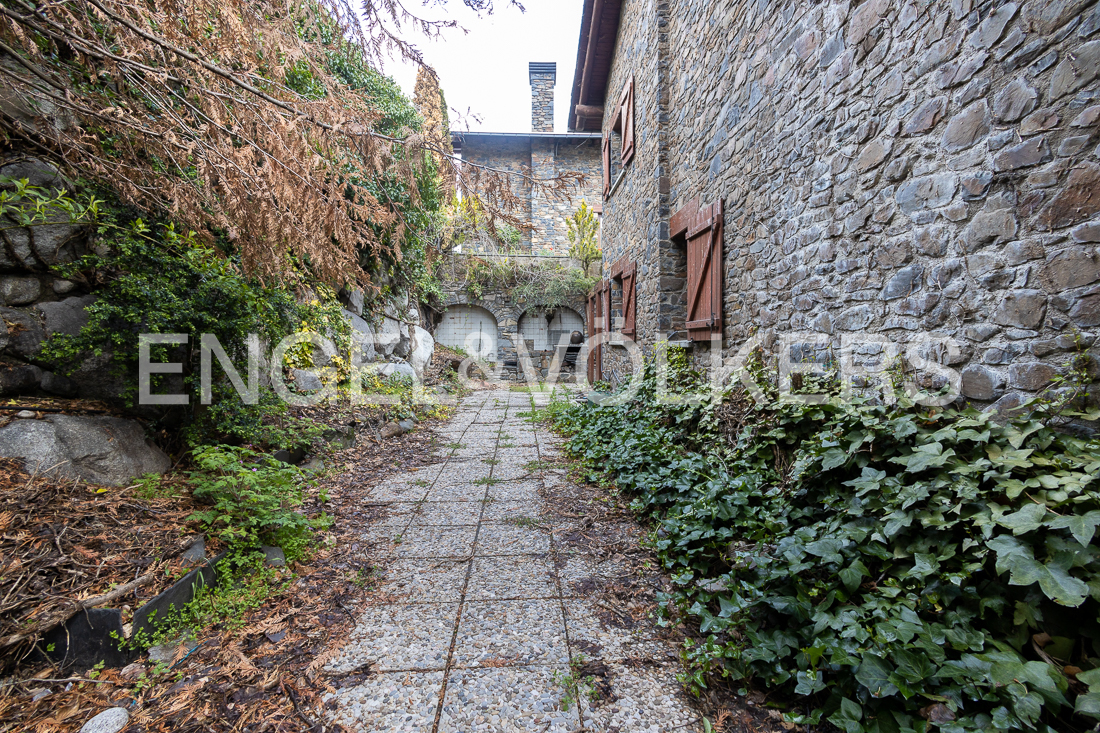 Xalet en venda a Anyós, 4 habitacions, 302 metres