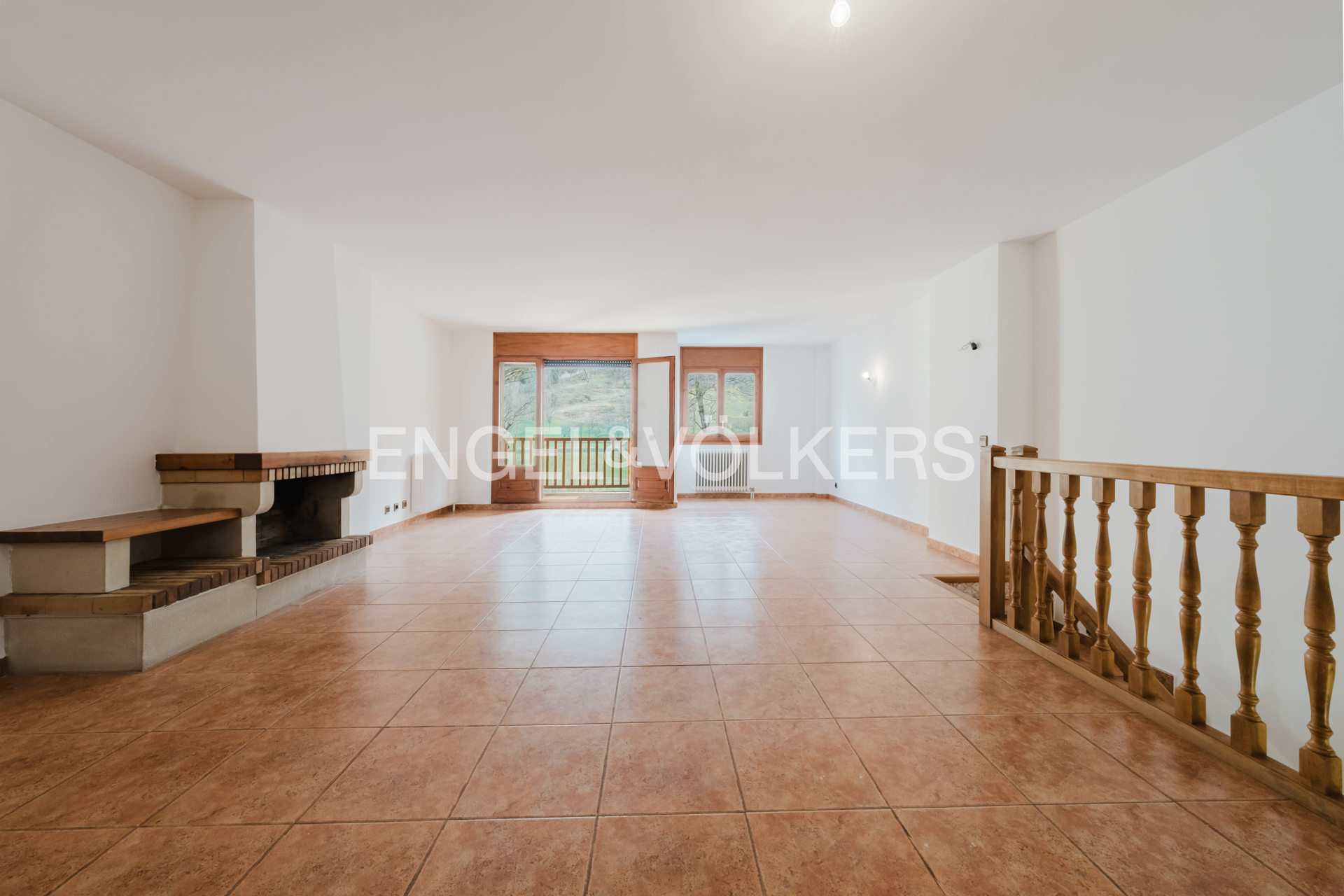 Casa adossada en venda a La Cortinada, 3 habitacions, 183 metres