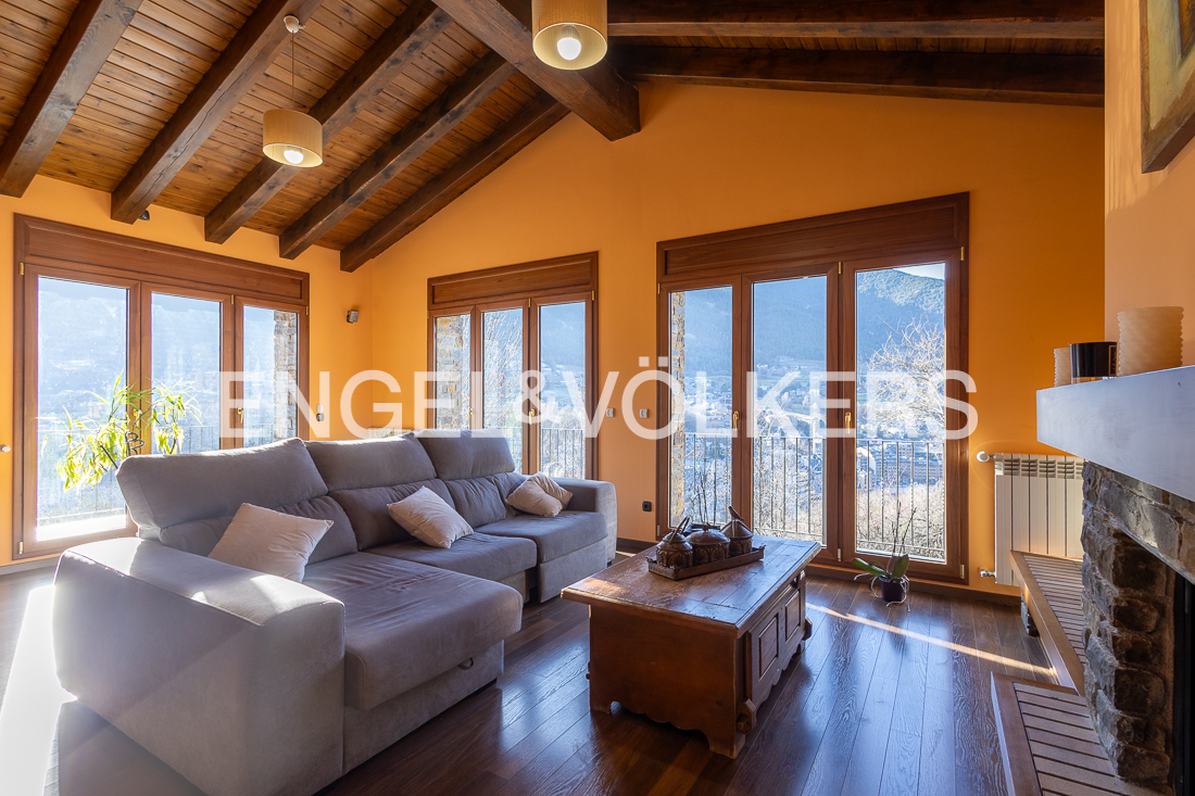 Chalet en venta en L'Aldosa de la Massana, 4 habitaciones, 364 metros