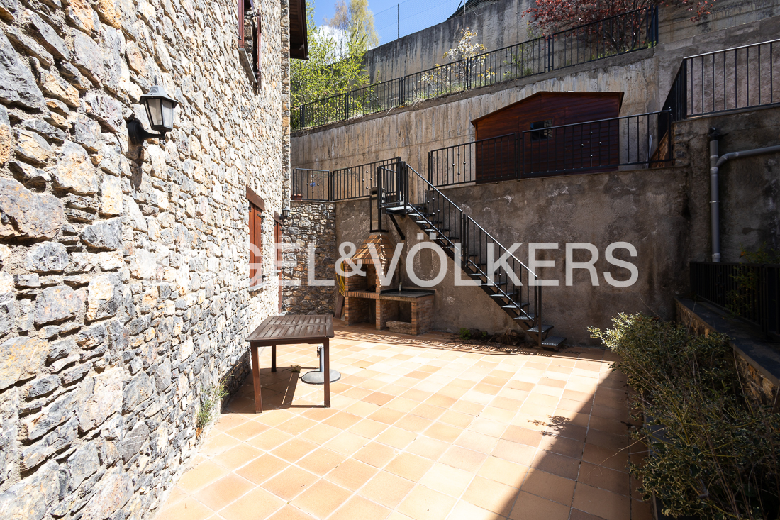 Chalet en venta en Encamp, 4 habitaciones, 240 metros