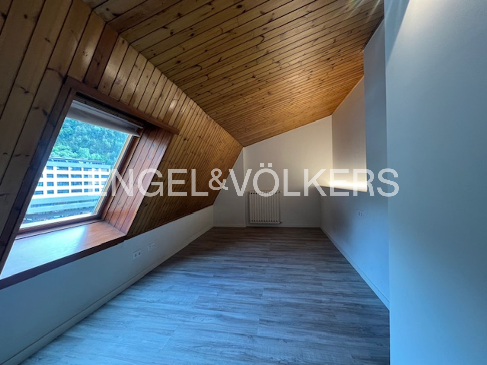 Ático de alquiler en Encamp, 3 habitaciones, 125 metros