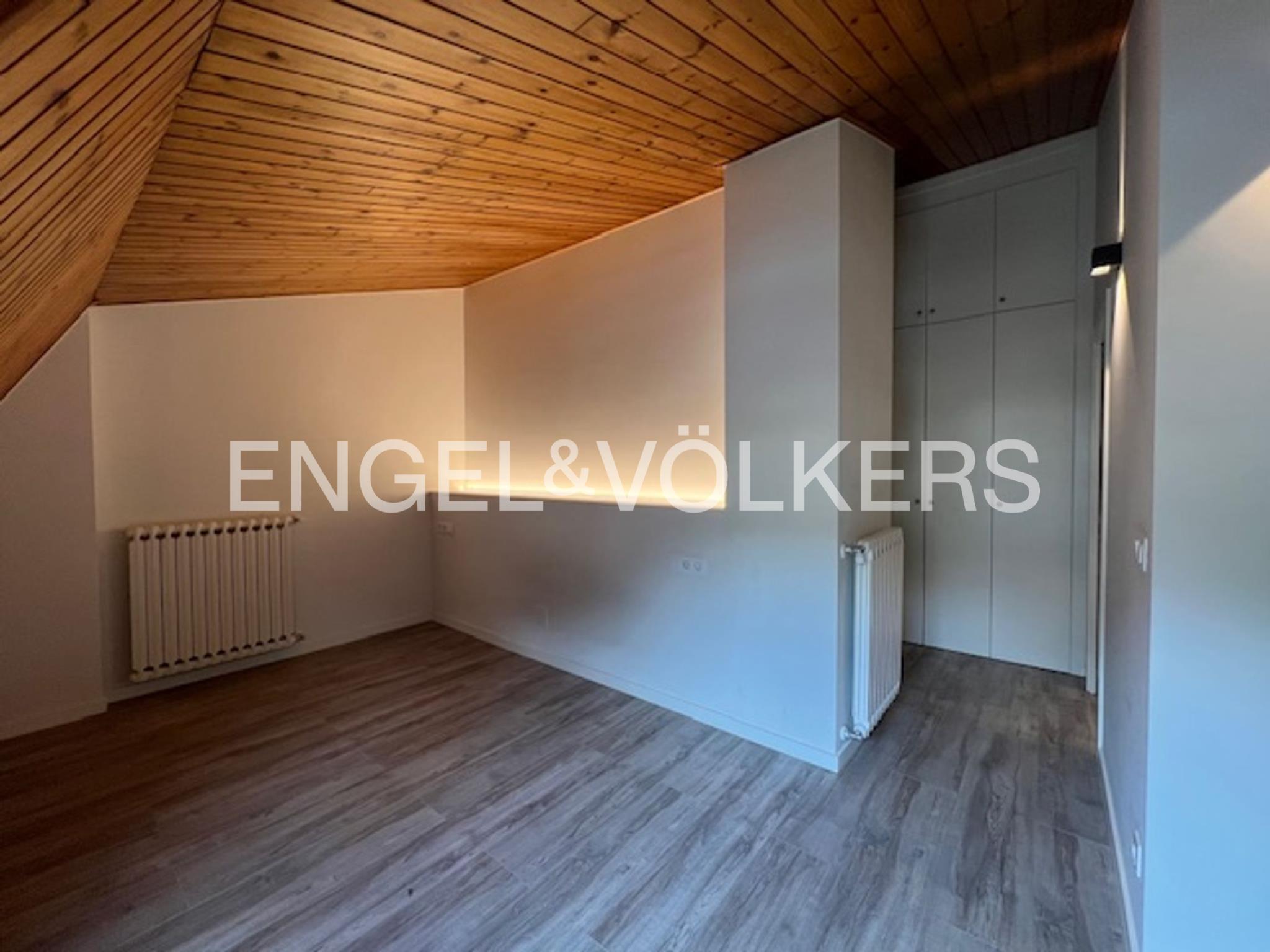 Ático de alquiler en Encamp, 3 habitaciones, 125 metros