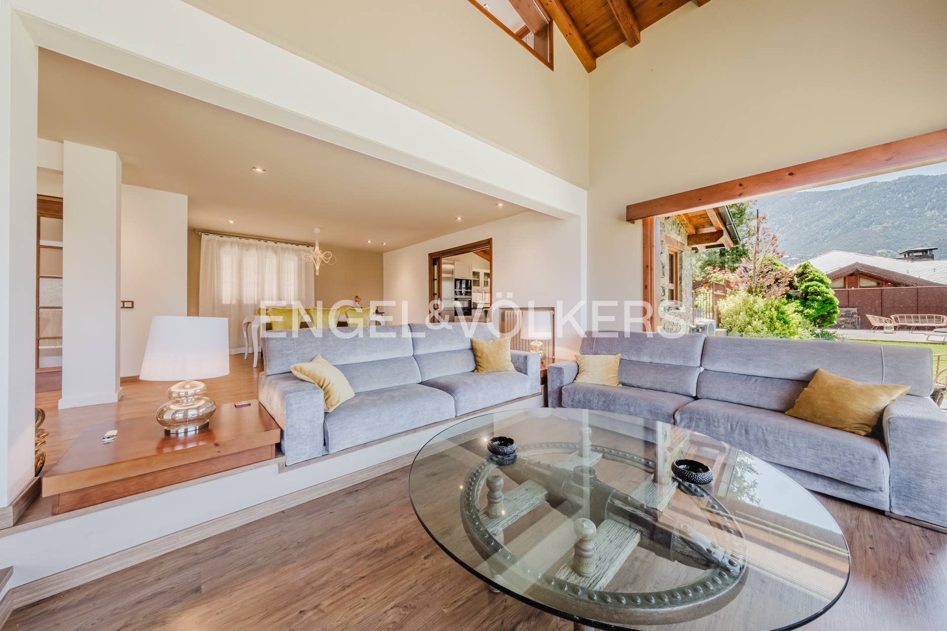 Chalet en venta en Escaldes Engordany, 5 habitaciones, 445 metros