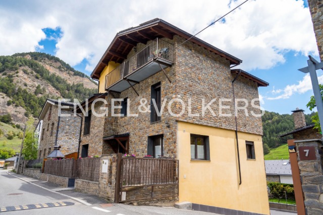 Xalet en venda a Pal, 5 habitacions, 290 metres