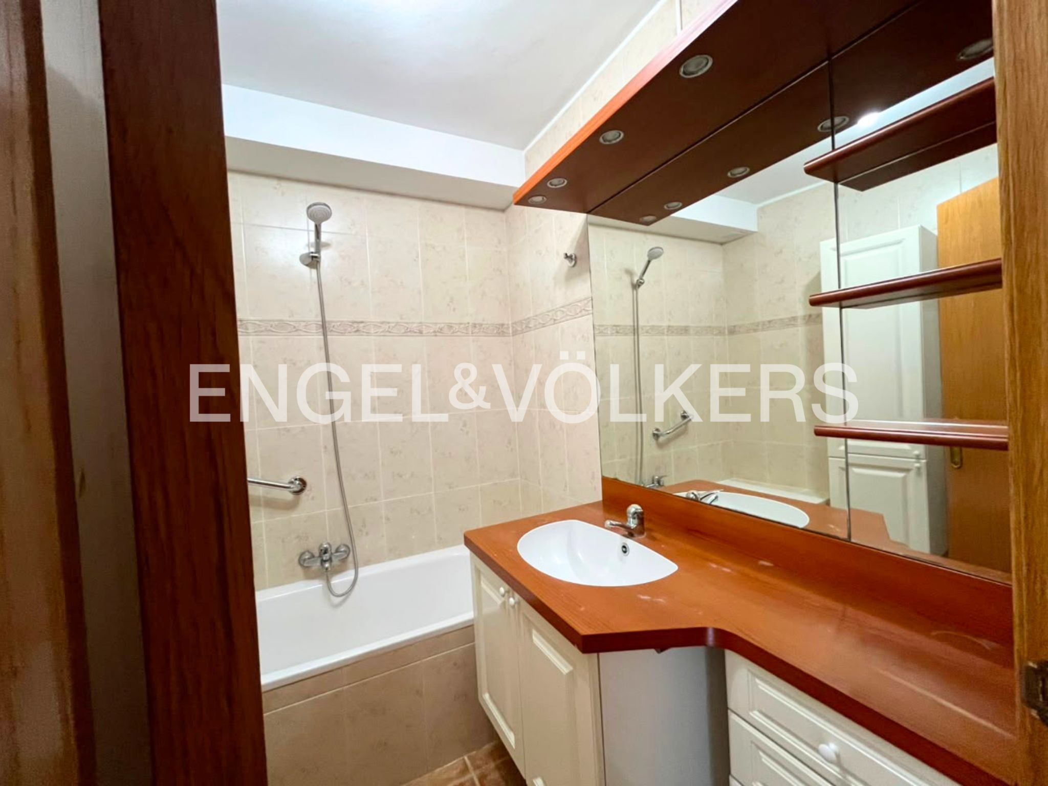 Pis de lloguer a Prats, 3 habitacions, 145 metres