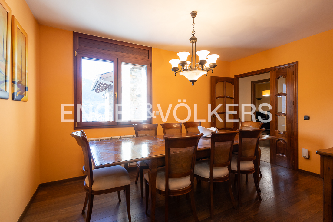 Chalet en venta en L'Aldosa de la Massana, 4 habitaciones, 364 metros
