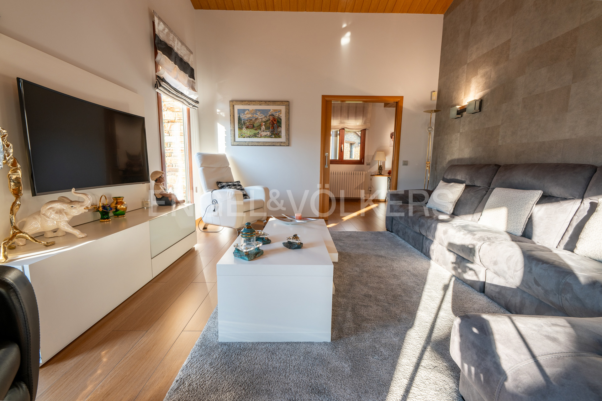 Chalet en venta en Aixirivall, 4 habitaciones, 488 metros