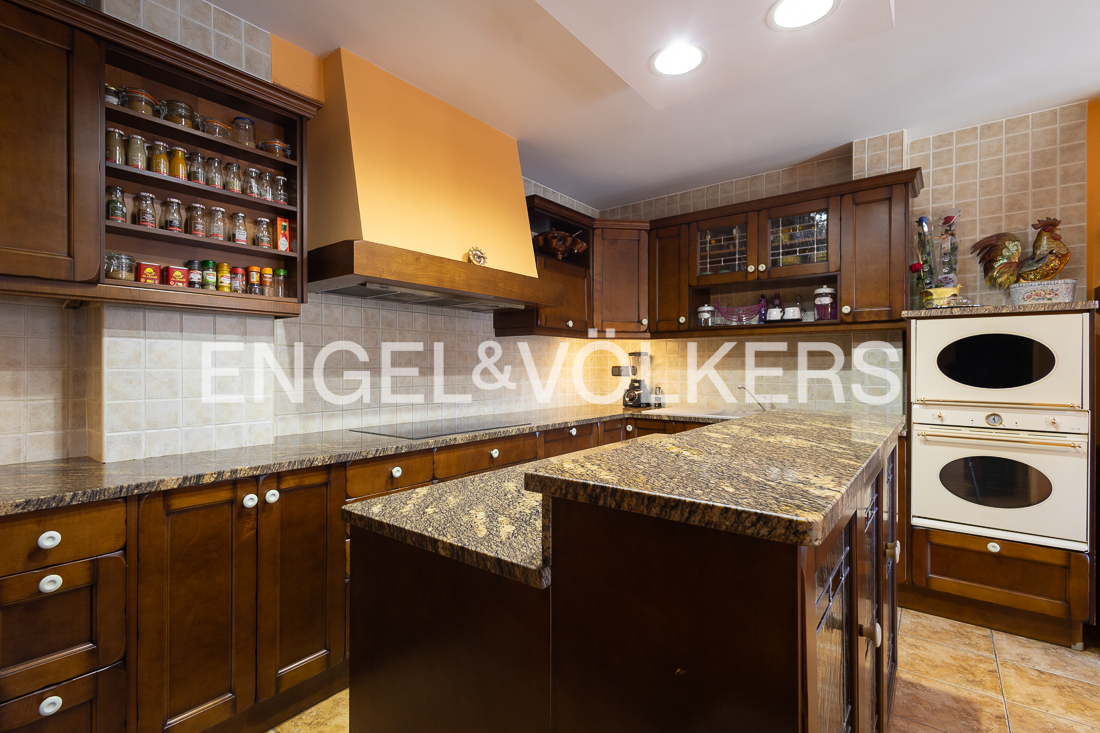 Chalet en venta en L'Aldosa de la Massana, 4 habitaciones, 364 metros