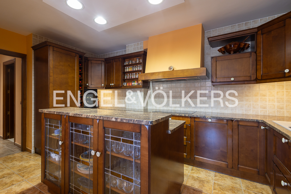 Chalet en venta en L'Aldosa de la Massana, 4 habitaciones, 364 metros