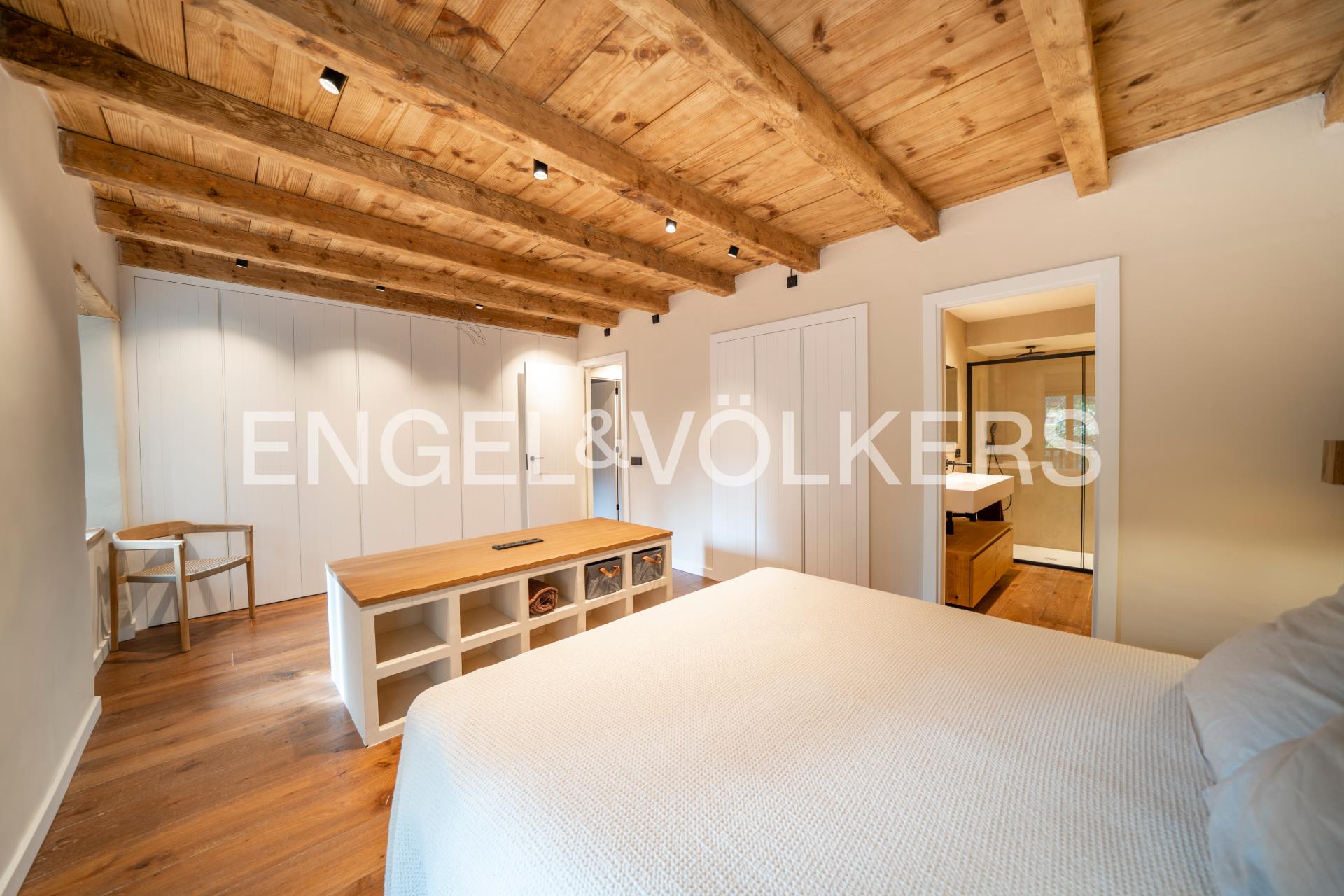 Casa adossada en venda a Ordino, 4 habitacions, 243 metres