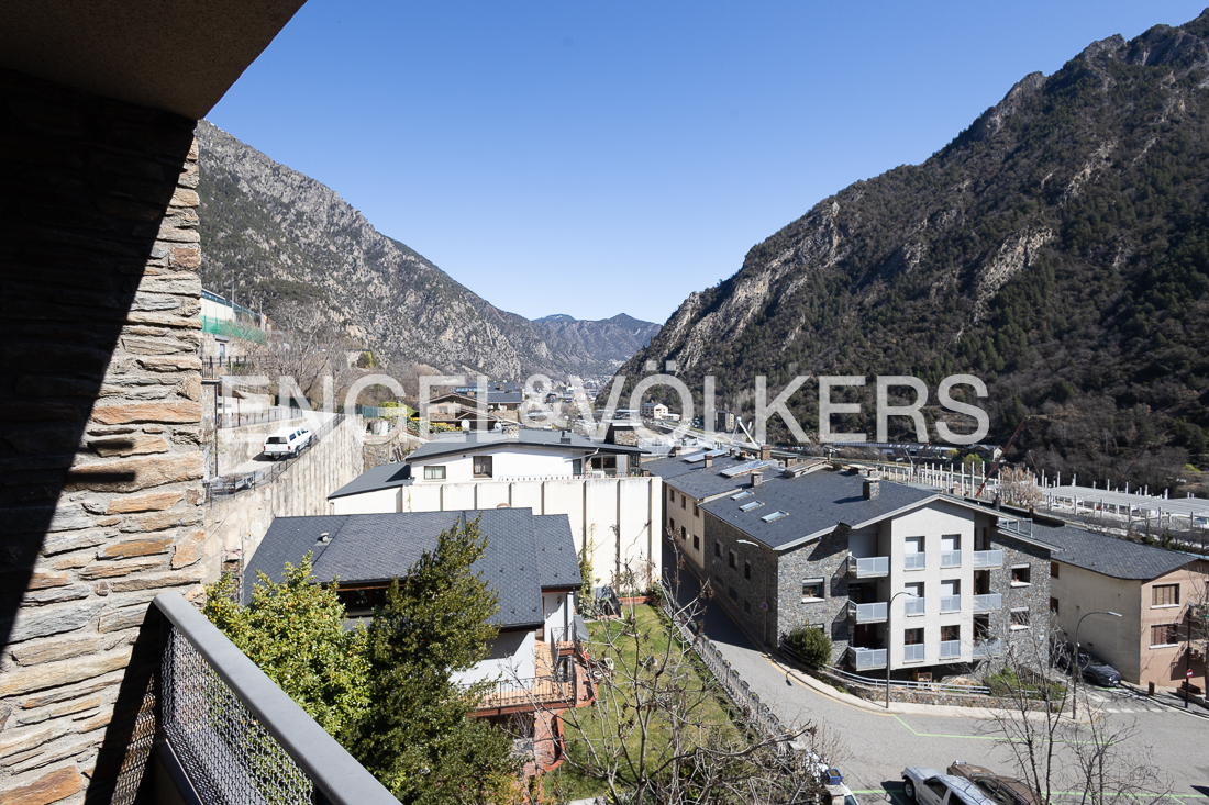 Pis en venda a Santa Coloma, 3 habitacions, 157 metres