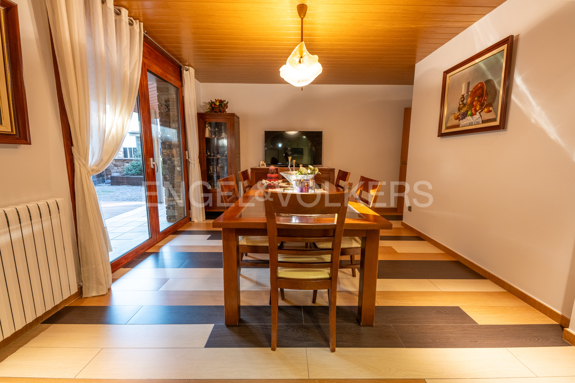 Chalet en venta en Aixirivall, 4 habitaciones, 488 metros