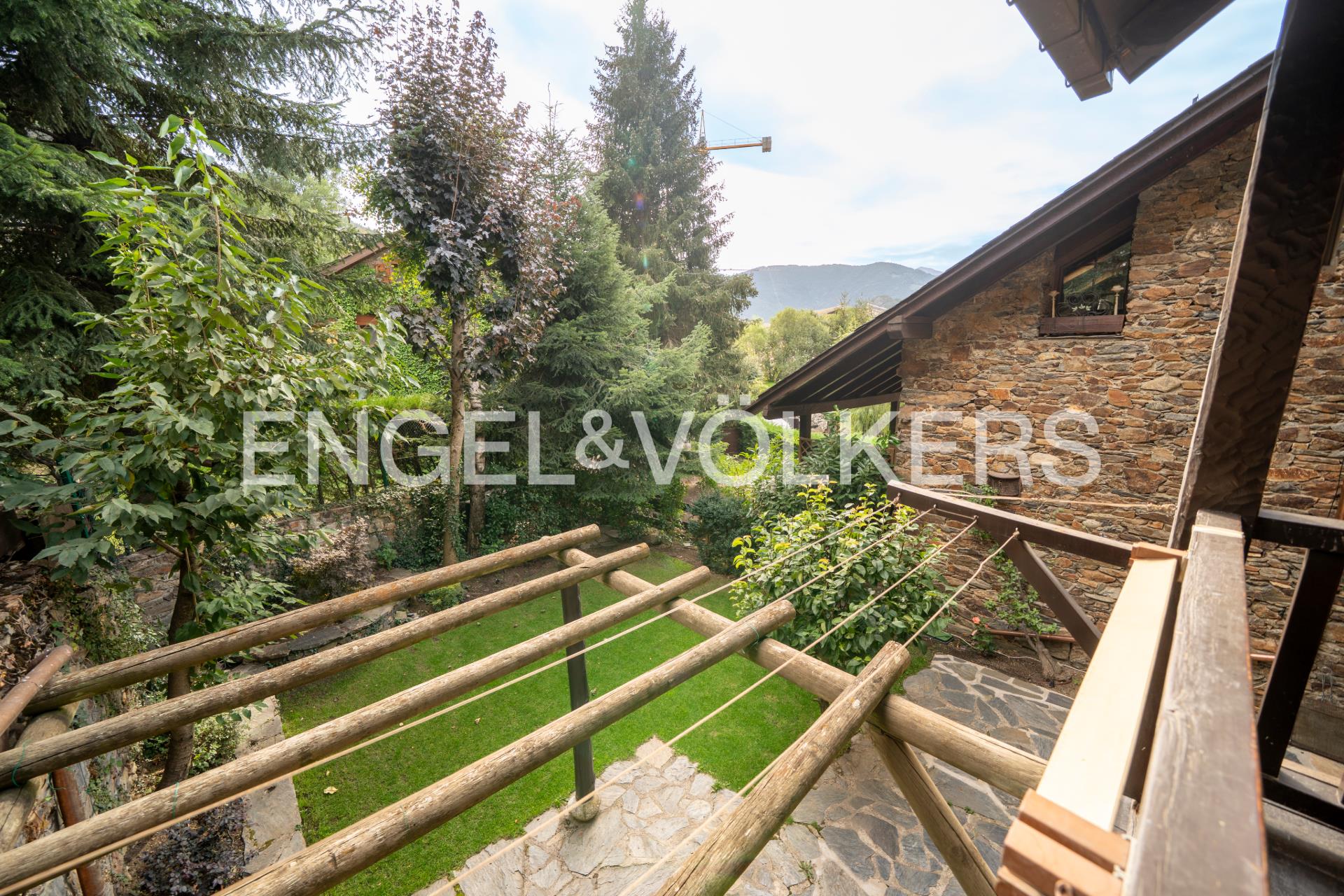 Casa adossada en venda a Ordino, 4 habitacions, 243 metres