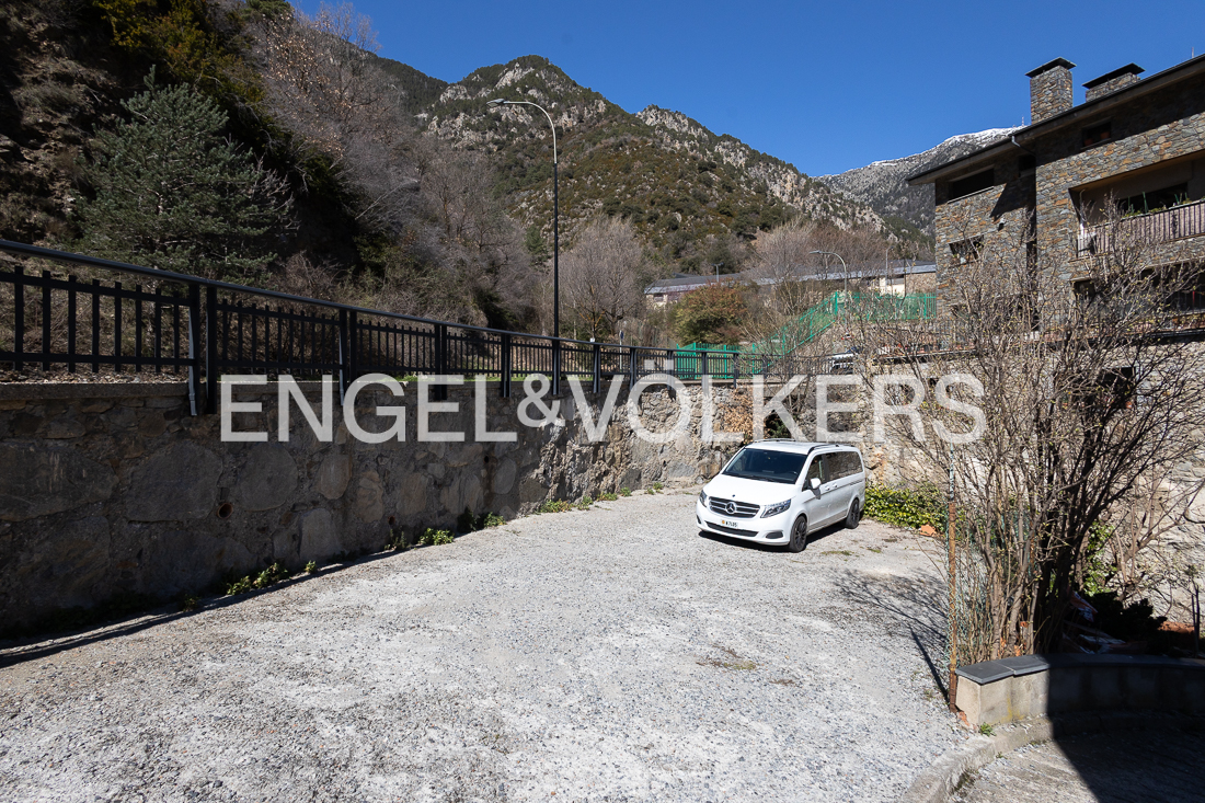 Pis en venda a Santa Coloma, 3 habitacions, 157 metres