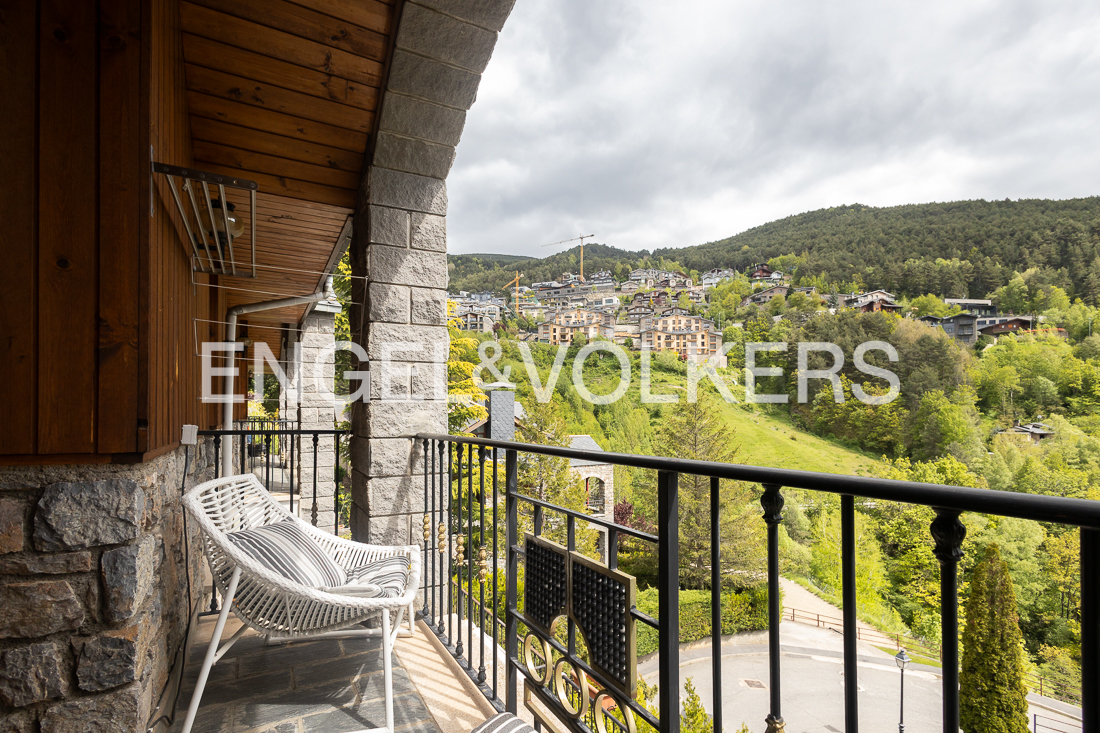 Casa adossada en venda a L'Aldosa de la Massana, 4 habitacions, 174 metres