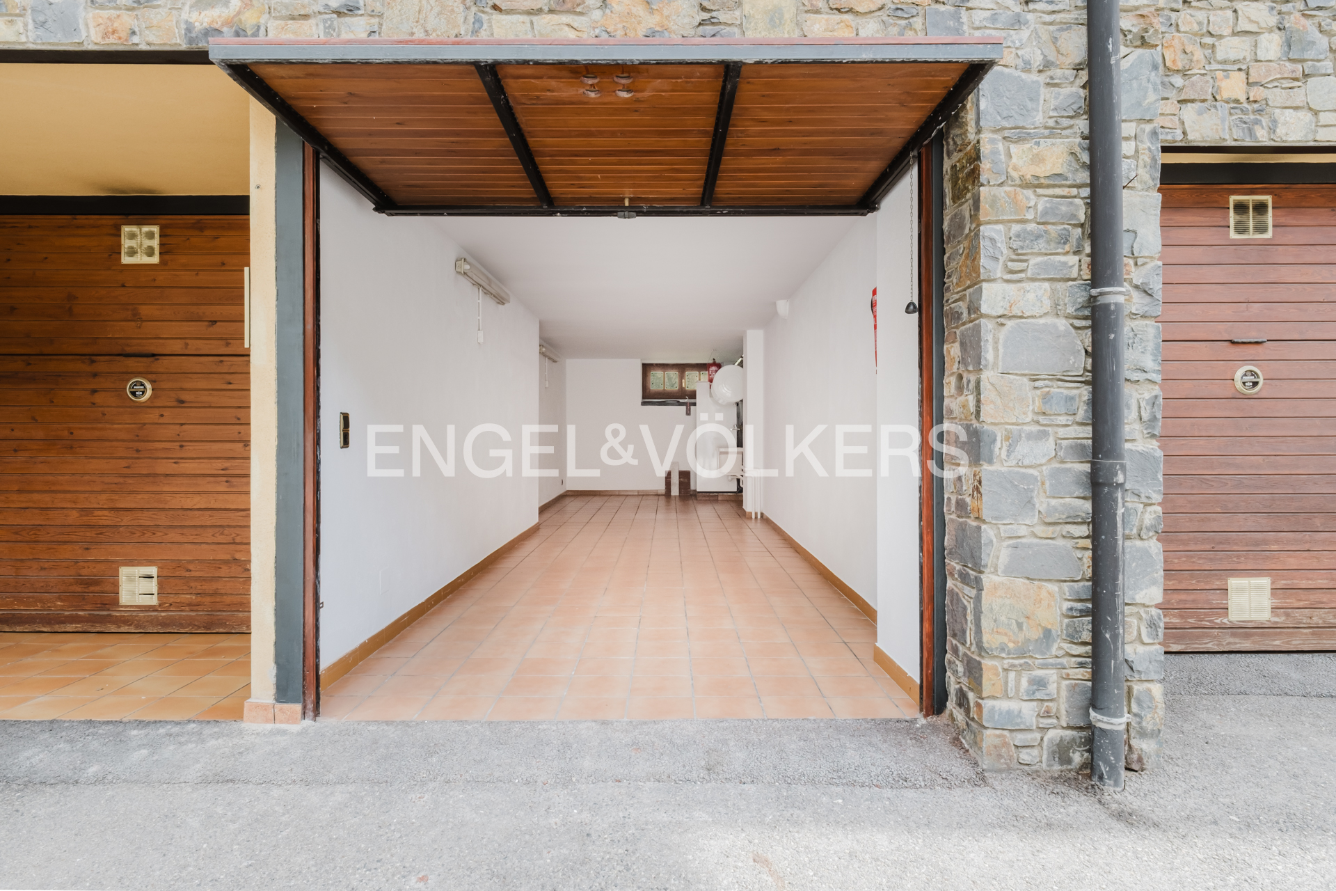 Casa adossada en venda a La Cortinada, 3 habitacions, 183 metres
