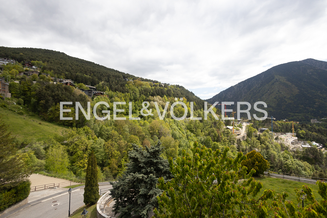Casa adossada en venda a L'Aldosa de la Massana, 4 habitacions, 174 metres