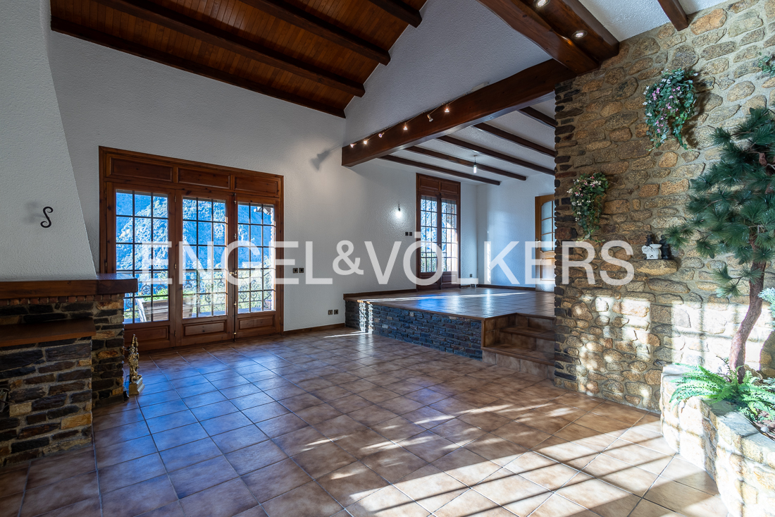 Chalet en venta en Andorra la Vella, 4 habitaciones, 450 metros