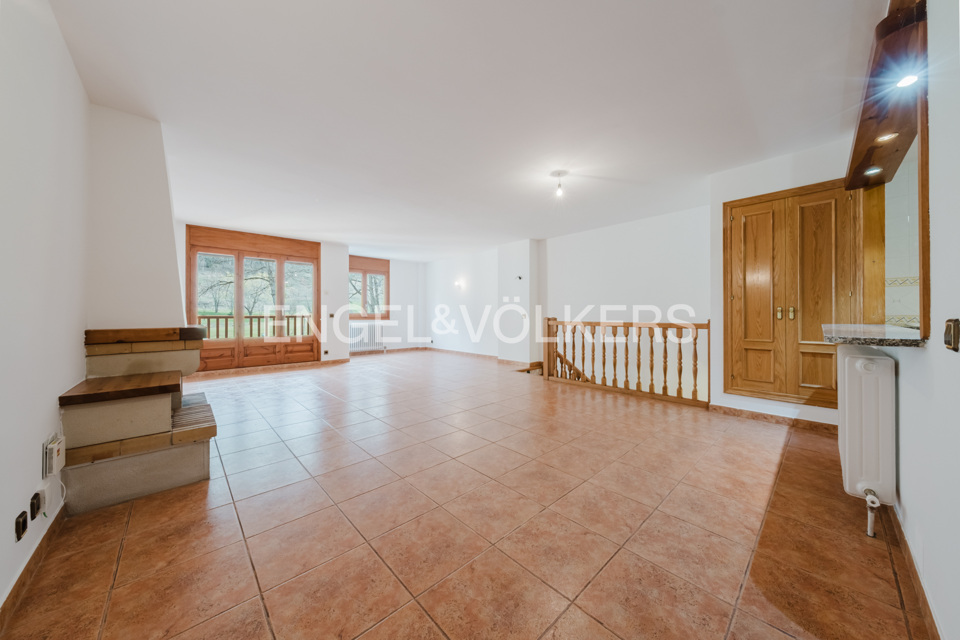 Casa adossada en venda a La Cortinada, 3 habitacions, 183 metres