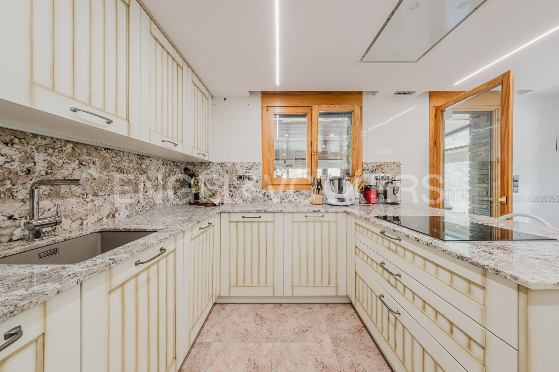 Xalet en venda a Aixirivall, 5 habitacions, 451 metres