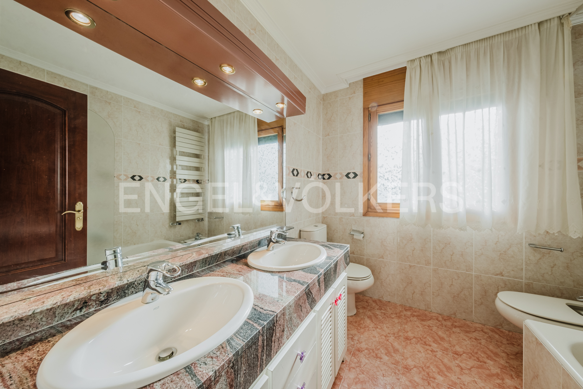 Xalet en venda a Aixirivall, 5 habitacions, 451 metres