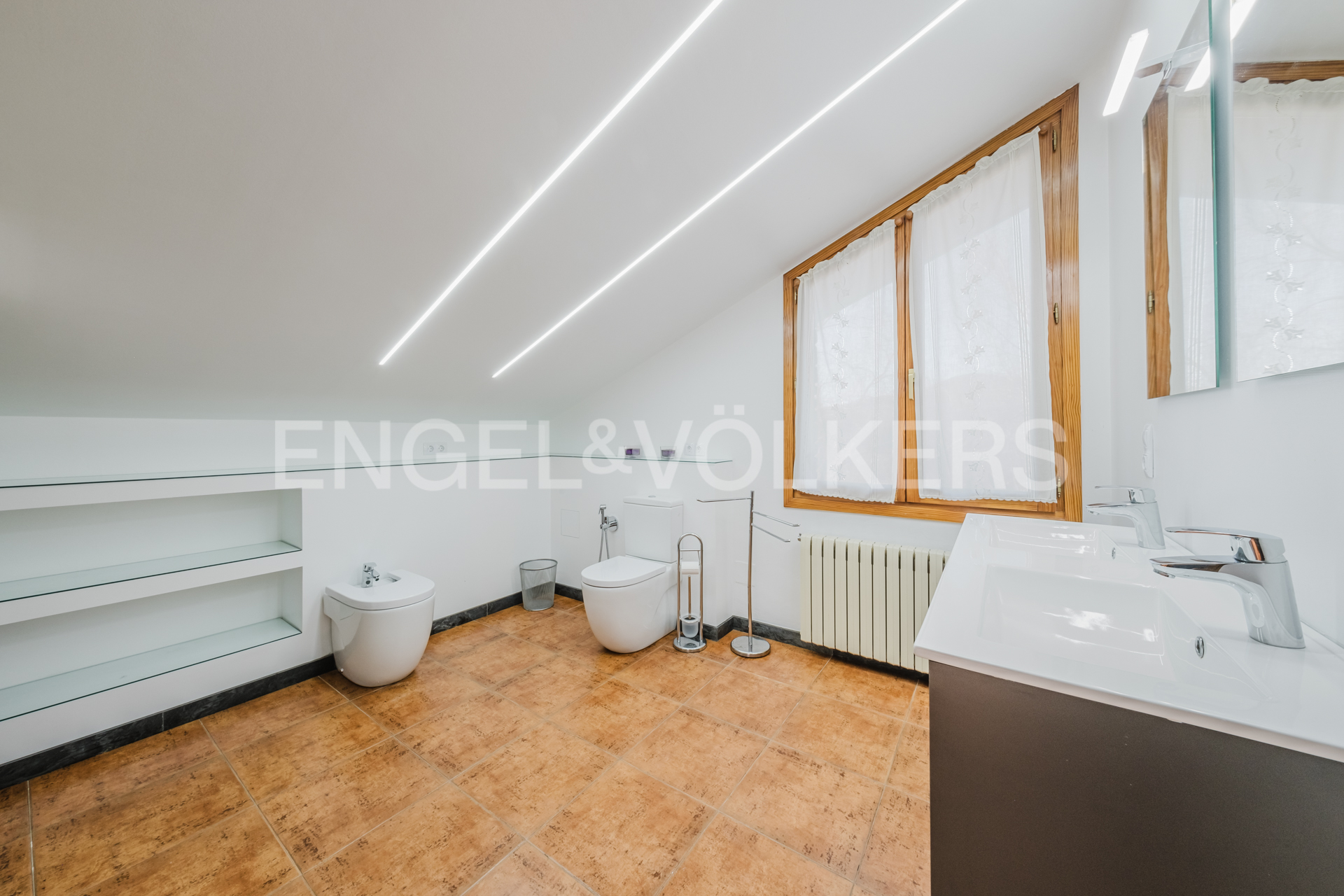 Chalet en venta en Aixirivall, 5 habitaciones, 451 metros