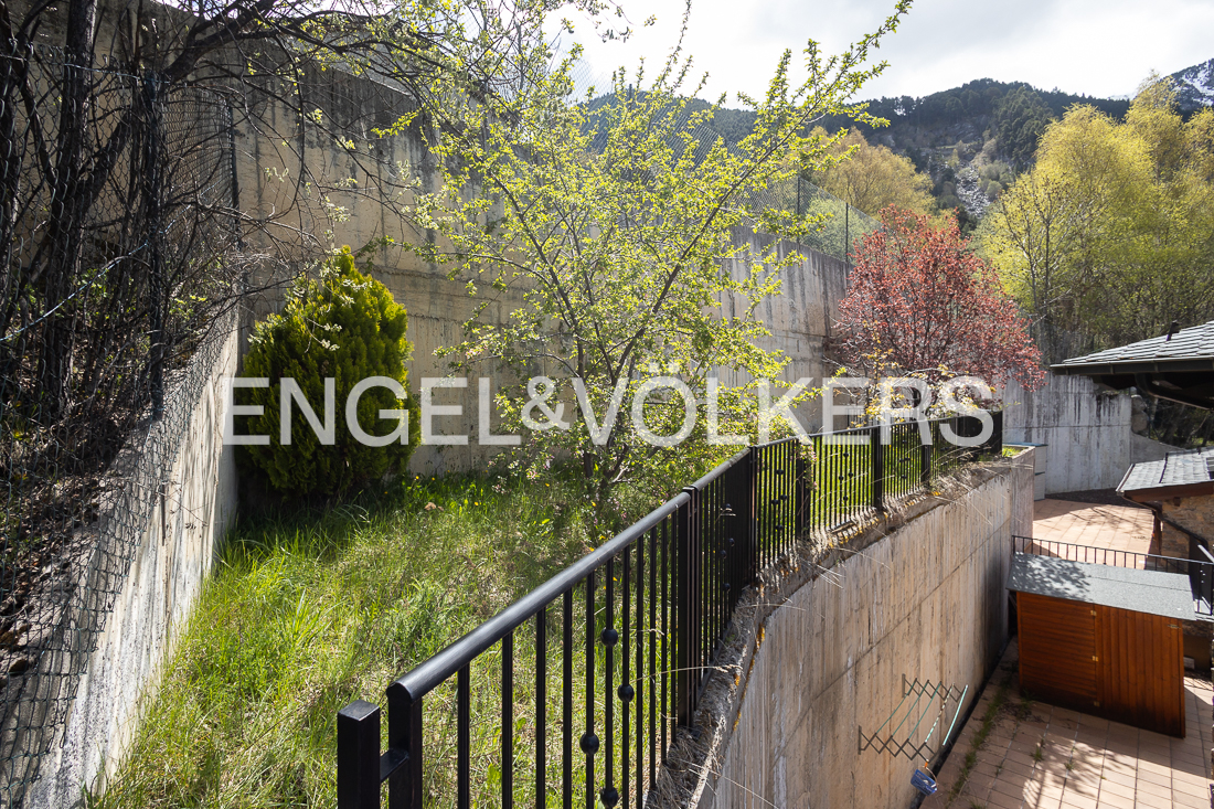 Chalet en venta en Encamp, 4 habitaciones, 240 metros